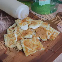 Labneh And Honey Mutabbaq